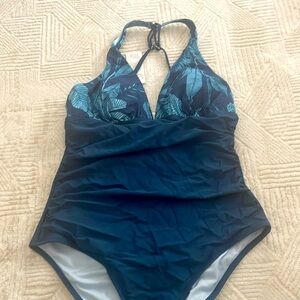 New with tags one piece swimsuit by Cupshe